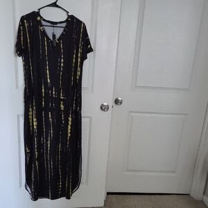 Elegant Black and Yellow Maxi Dress